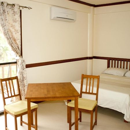 Punta House Lapu-Lapu City Exterior foto